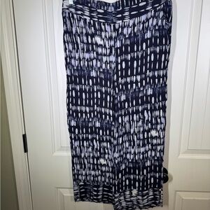 Flowing navy blue and white womens pant- size Large- EUC